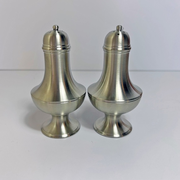 New in Wood Box Royal Selangor Pewter salt & pepper shakers - Picture 10 of 10
